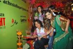 Pooja Bedi, Sarika Desai at the inauguration of Gitanjali lifestyle A Chest of Hope exhibition in Taj Presidnt on 3rd Oct 2009 (2).JPG